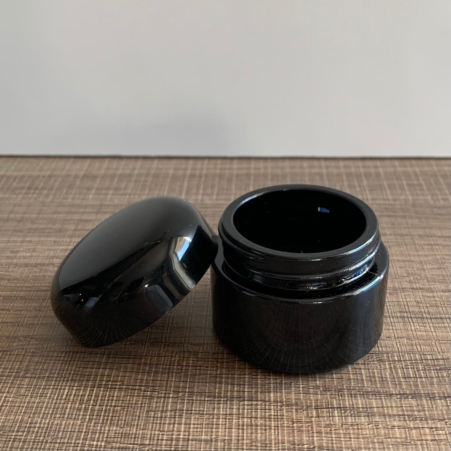 30 ml Black Glass Screw Top Jar